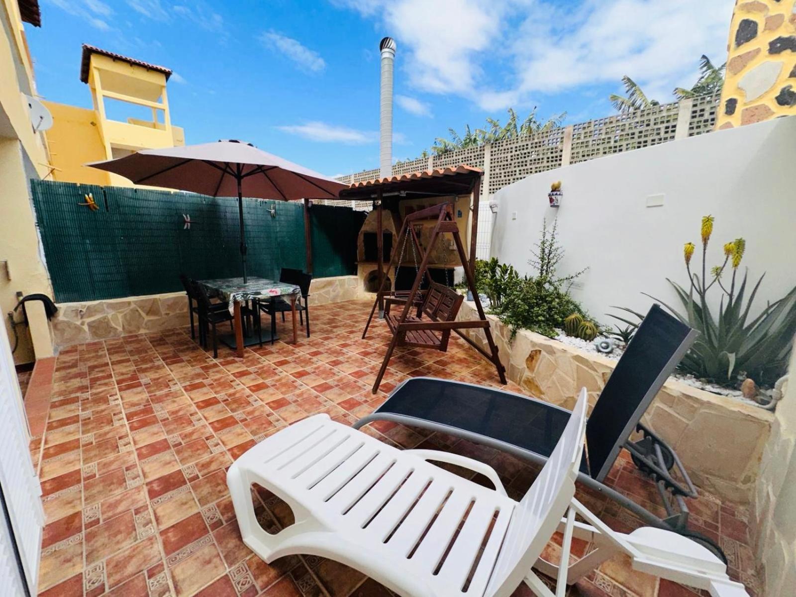 Beach Paradise Apartment Адехе Екстериор снимка
